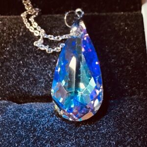 New Elegant Blue Teardrop Pendant Necklace
